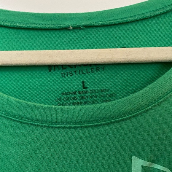 Soft bright green Breckenridge distillery top. Perfect for St Patricks Day! ☘️ - Picture 2 of 2